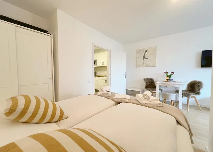 Ferienwohnung Westerland Strandnah Balkon Strandlaeufer 1 & 2